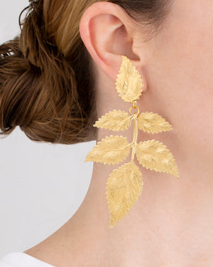 
            
                Load image into Gallery viewer, Pat&amp;#39;s Golden Double Leaves Earrings
            
        