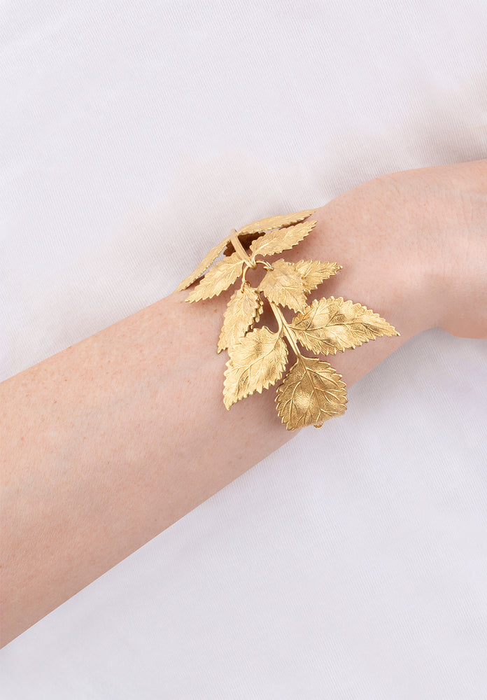 
            
                Load image into Gallery viewer, Pat’s Leaves Bracelet
            
        